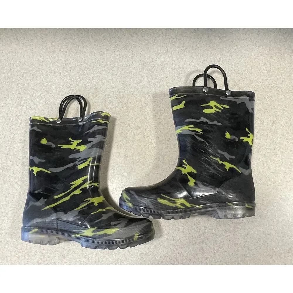 Kids Camo Printed Light Up Rain Boots Flashing Lights Youth Size 1 -School Wear